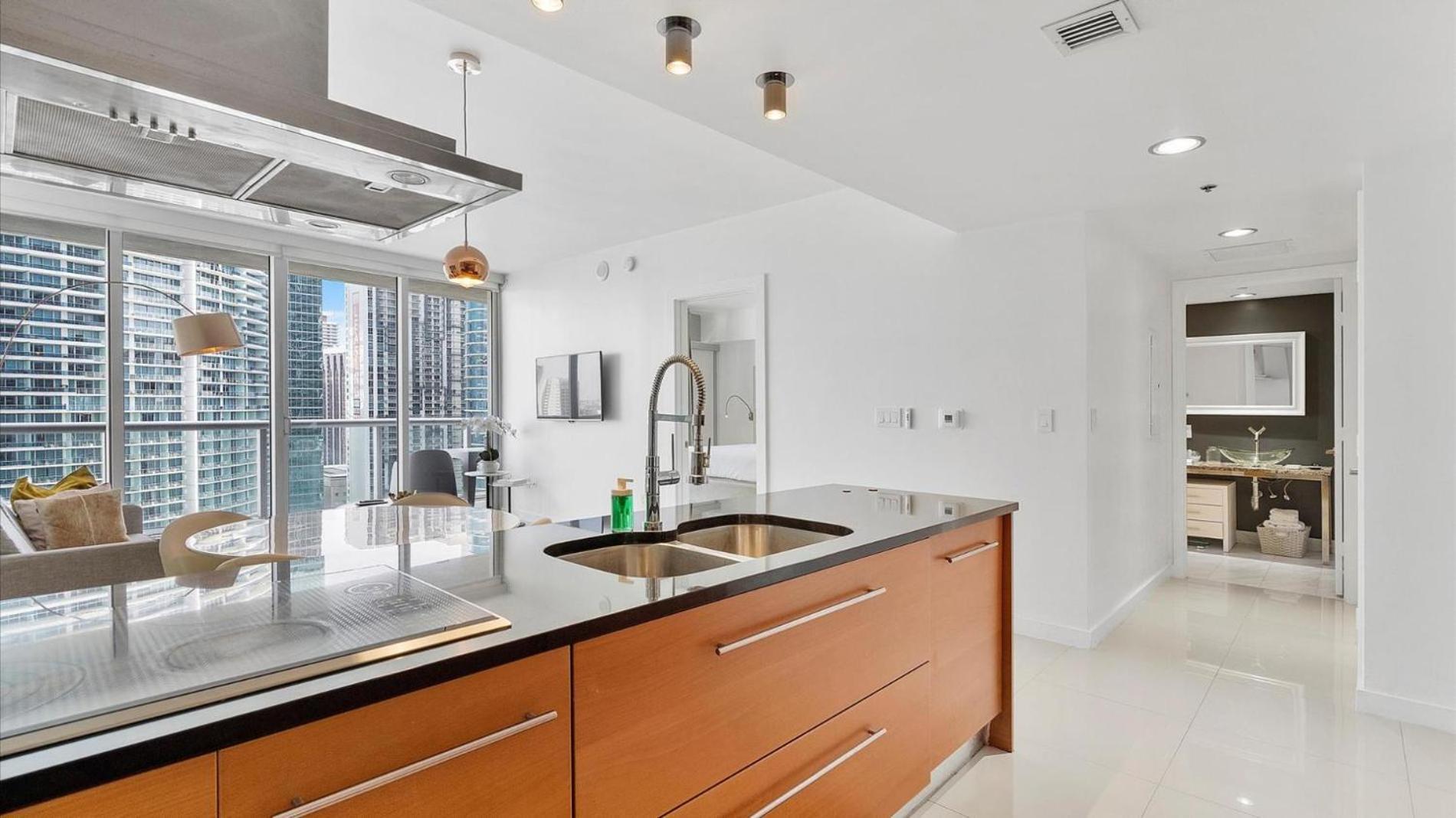 1bed Apartment- Icon Brickell