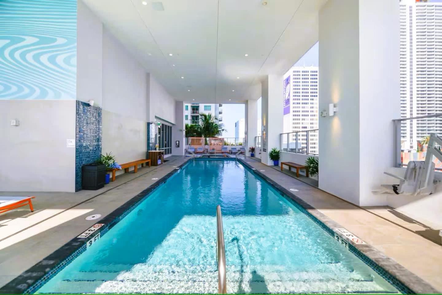 Apartment Heart Of Downtown Pool & Gym *