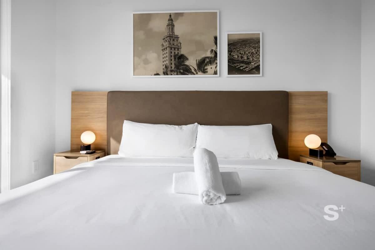Apartment Luxe 1-br With Stunning Downtown Views