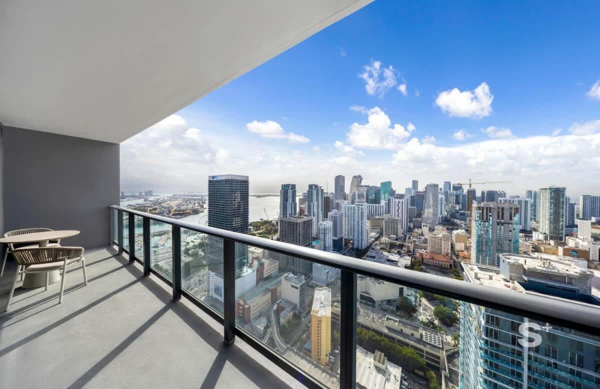 Apartment Luxe 1-br With Stunning Downtown Views