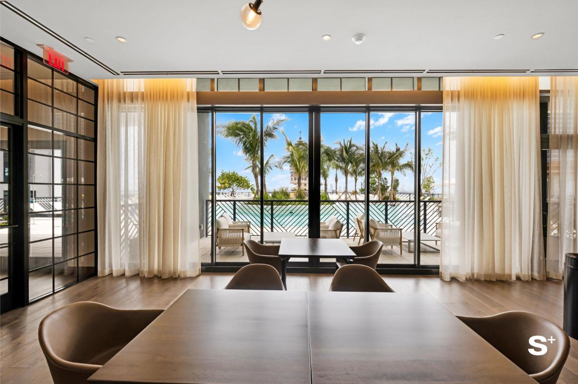 Apartment Downtown Haven Sleek 1-br With Skyline Vistas