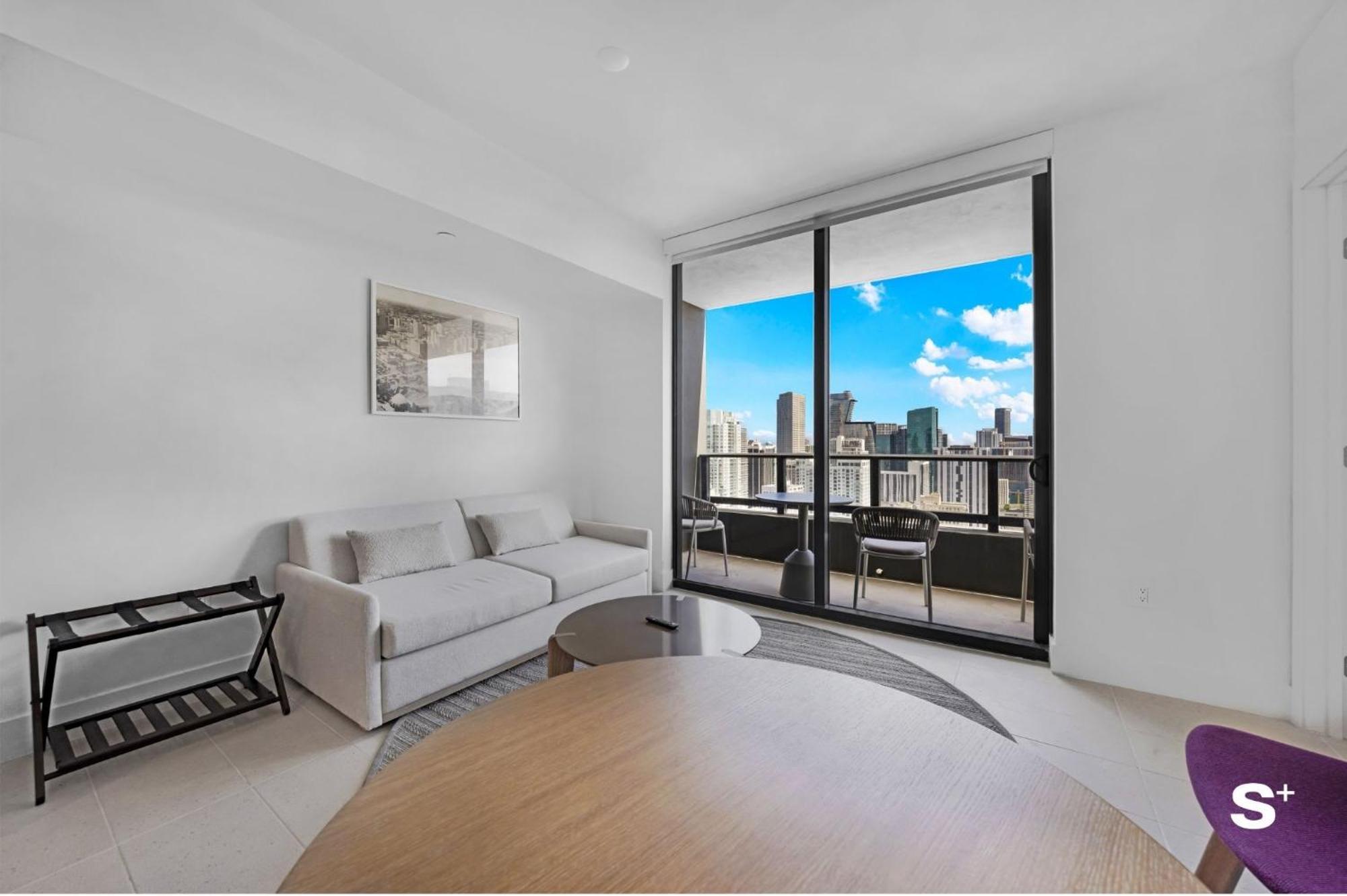 Apartment Downtown Haven Sleek 1-br With Skyline Vistas Miami