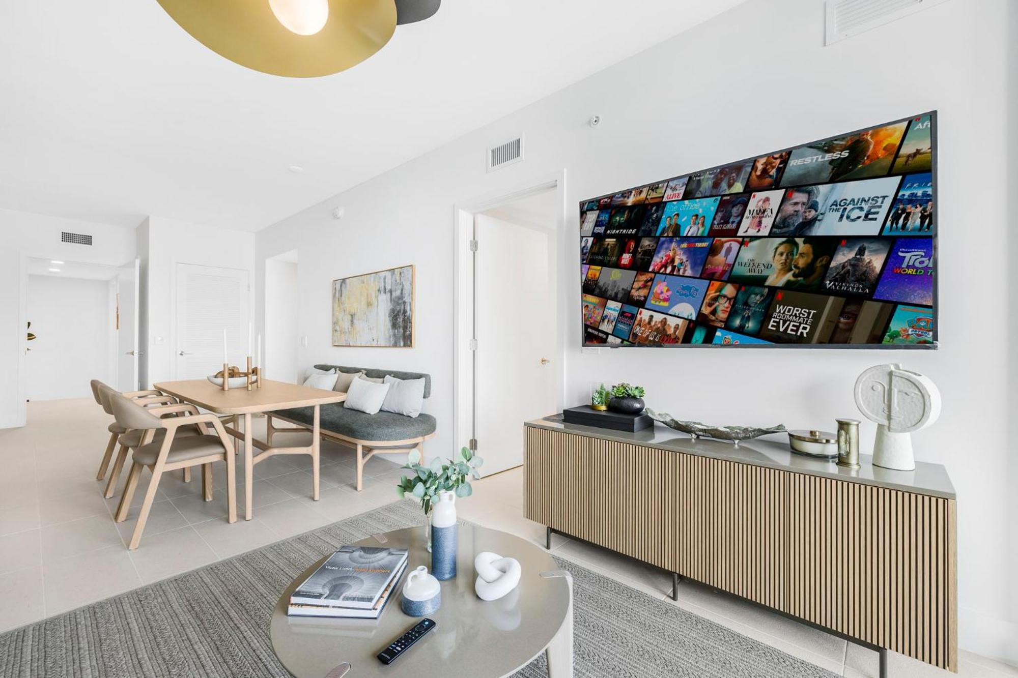 On 44th Floor! W The Views & Free Parking Apartment Miami