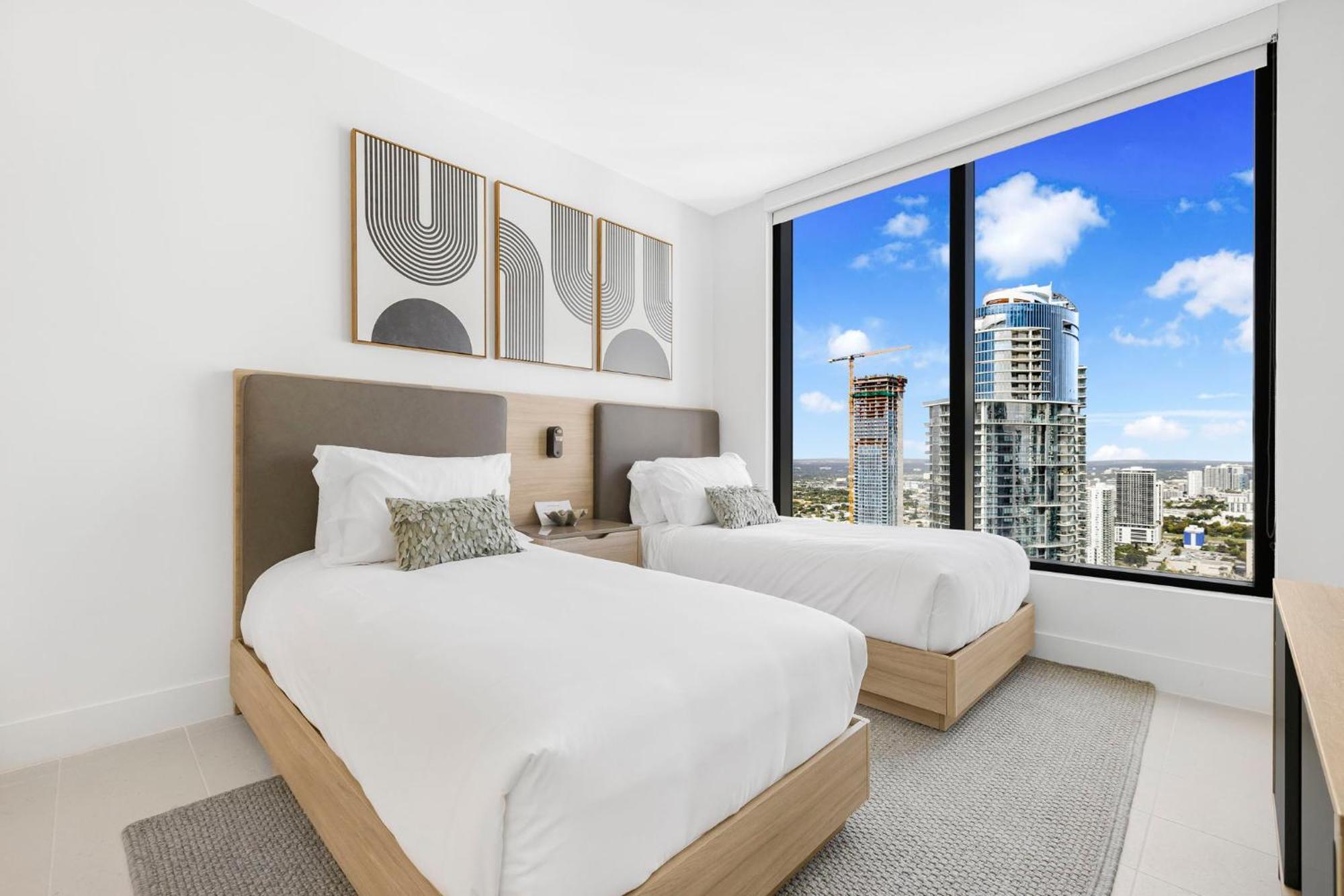 Apartment On 44th Floor! W The Views & Free Parking
