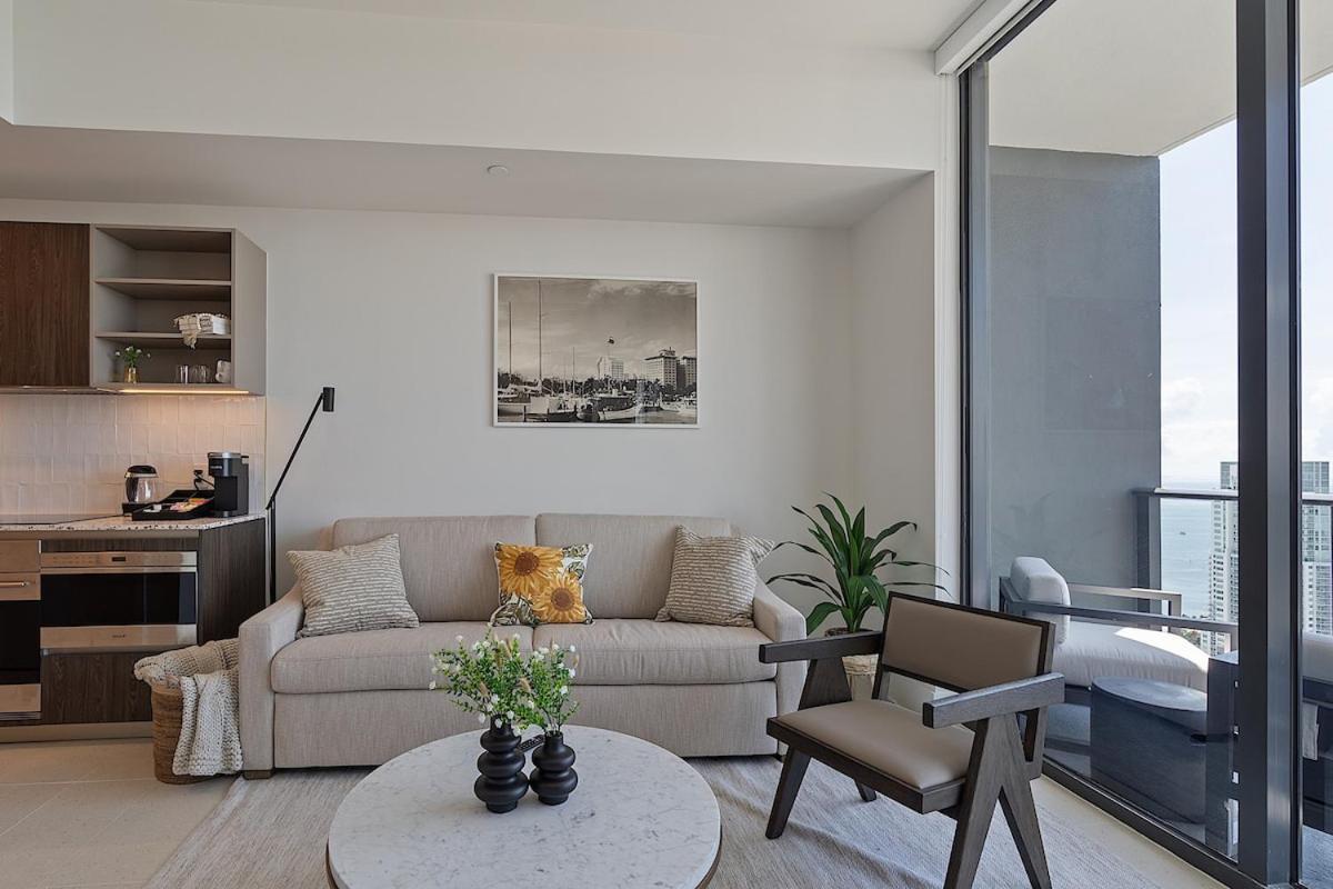 Stylish 1bd Penthouse - Bay View