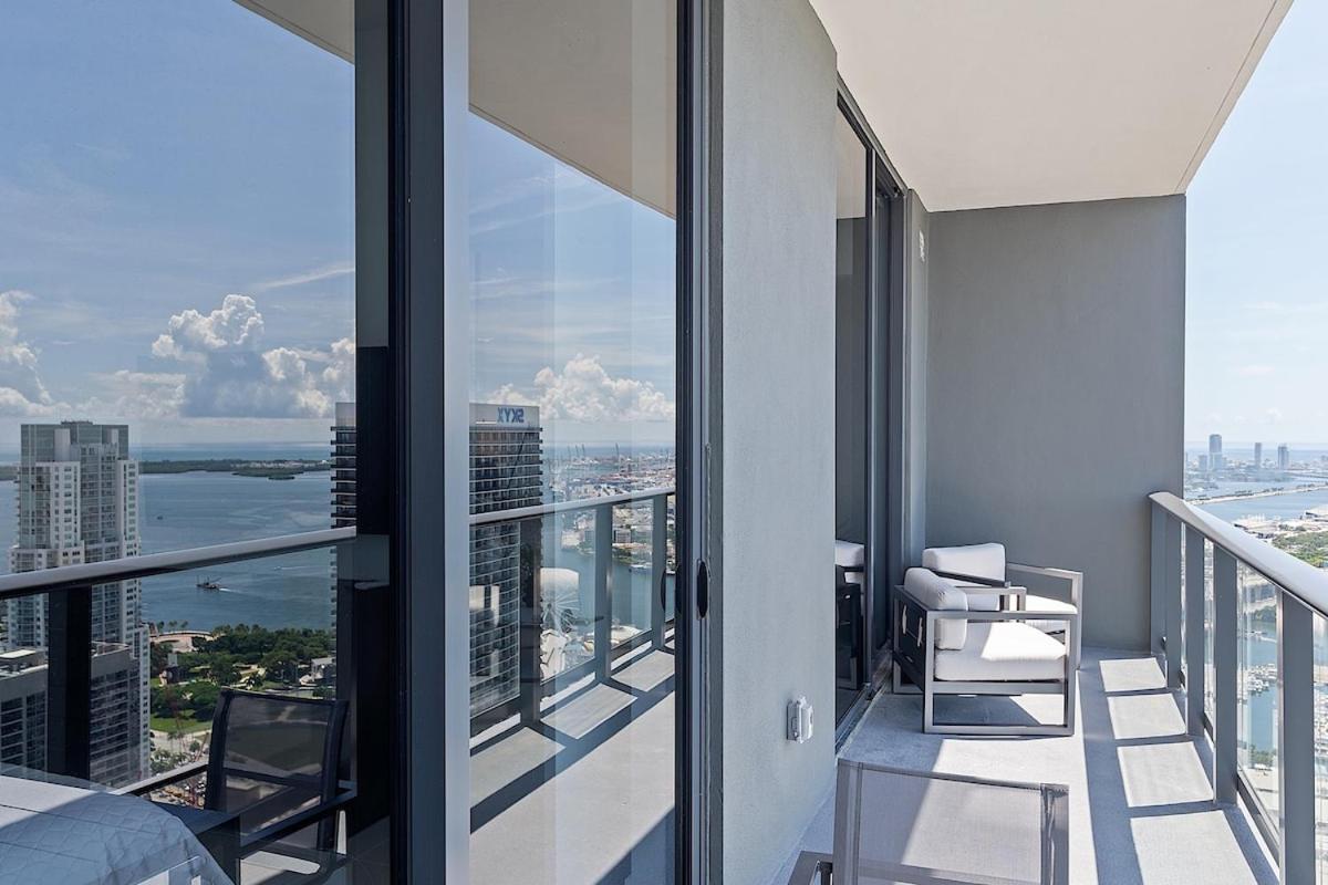 Stylish 1bd Penthouse - Bay View Apartment