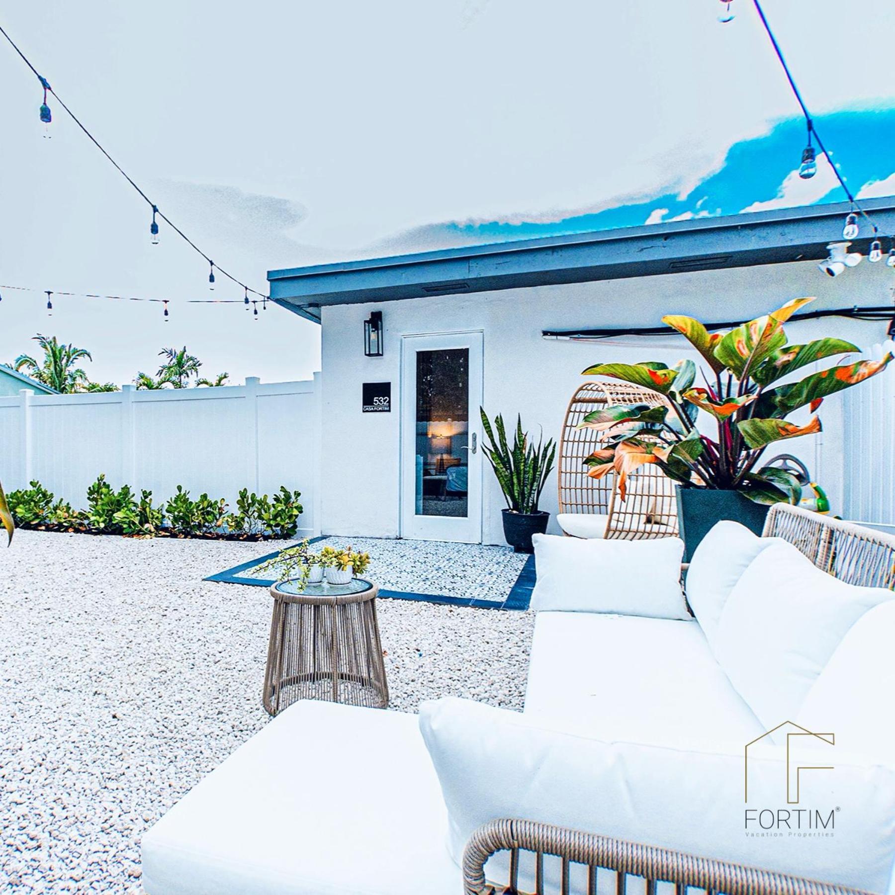 Casa Fortim + Private + Large Patio Apartment Miami
