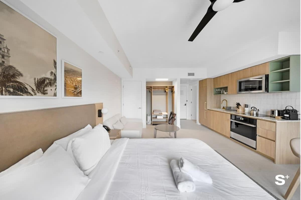 Modern In Downtown With Stunning Views Miami