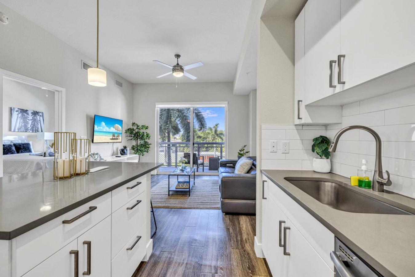 Sunny 1br Unit With Free Parking Prime Location Apartment