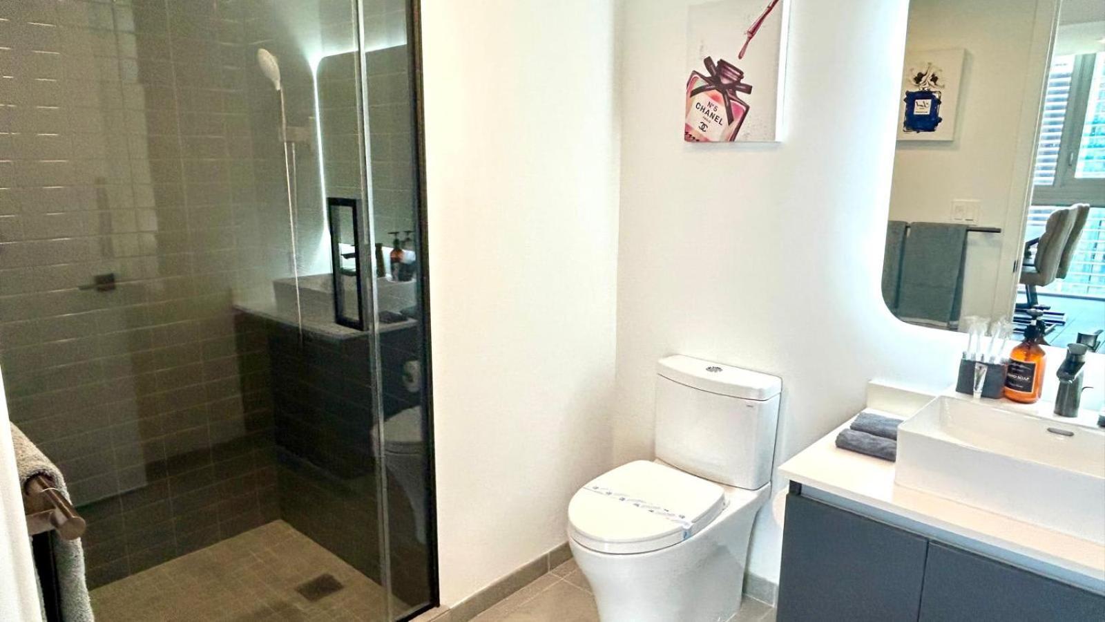 Holiday home Sky-high Oasis Heated Pool & Gym Skyline Vista *