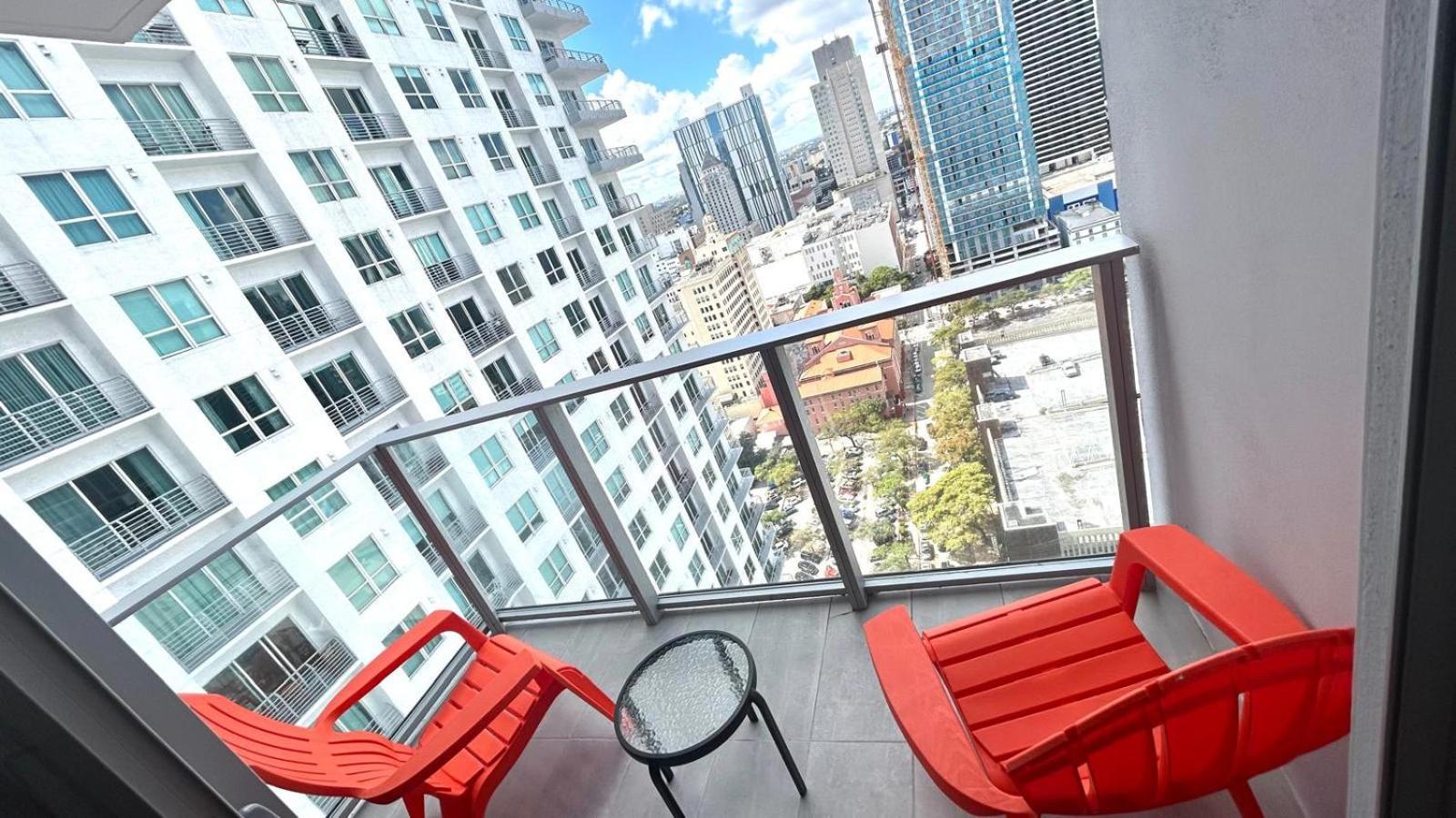 Holiday home Sky-high Oasis Heated Pool & Gym Skyline Vista *