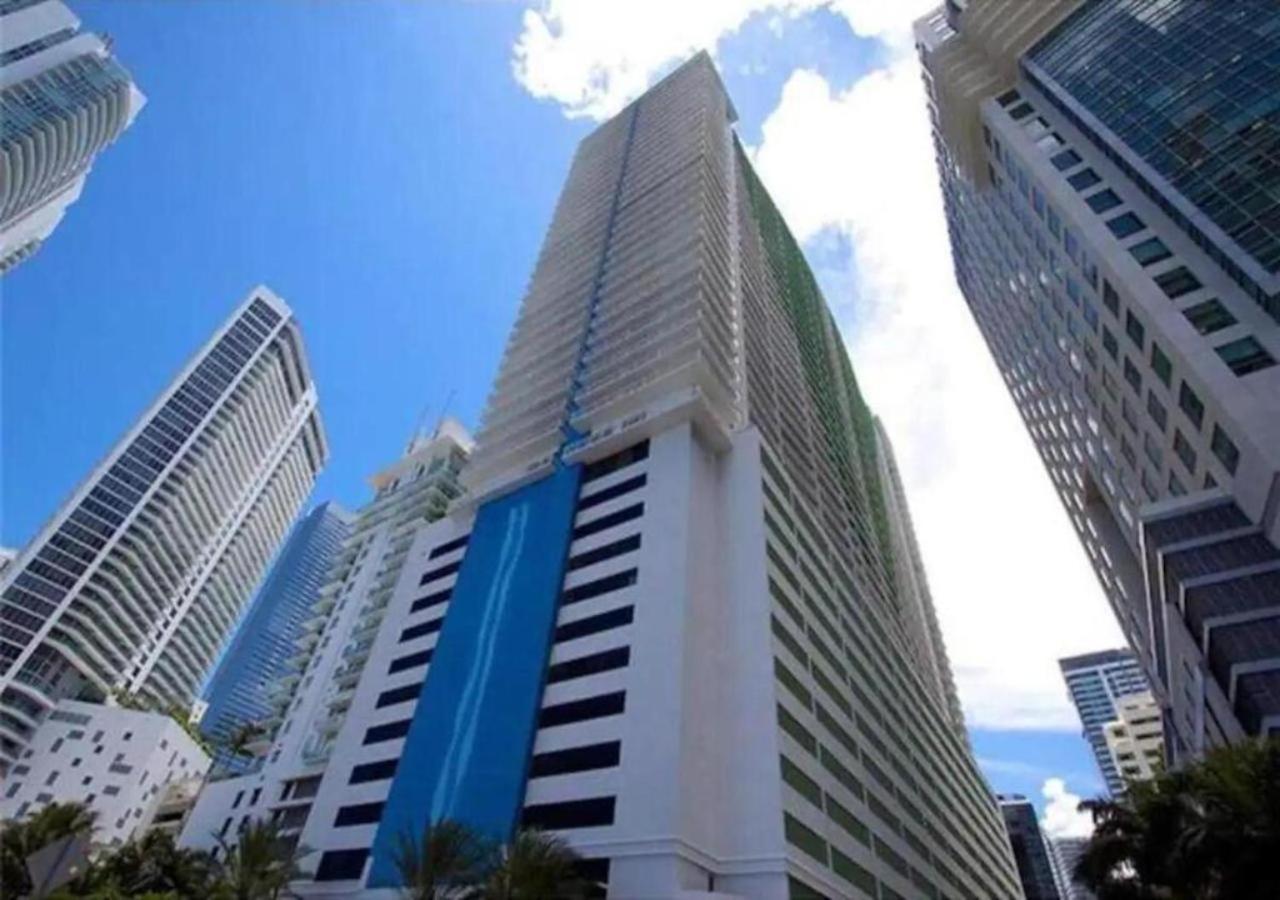 36th Floor Brickell Bay View 1br 2 Queens And Sofa Bed *