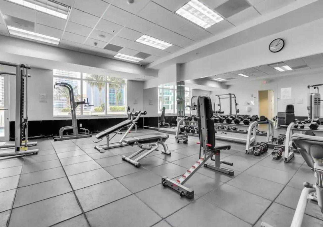 36th Floor Brickell Bay View 1br 2 Queens And Sofa Bed Miami