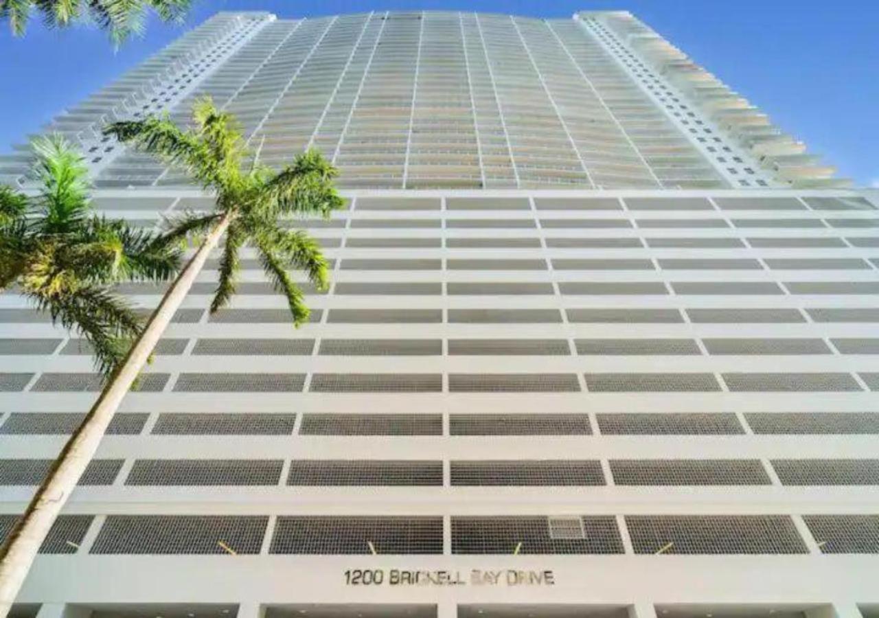 36th Floor Brickell Bay View 1br 2 Queens And Sofa Bed