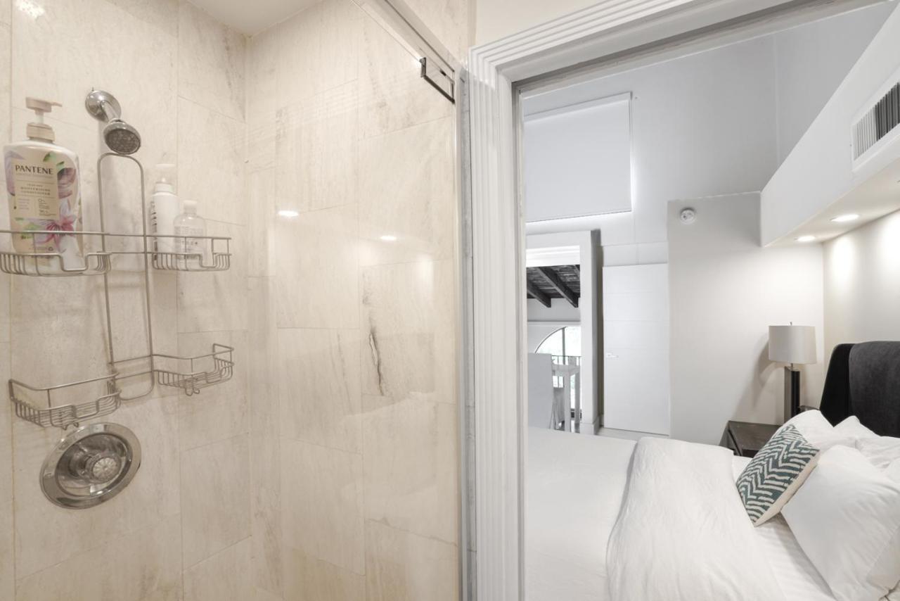 Luxury Pool At St. Unit E, Pet Friendly Villa