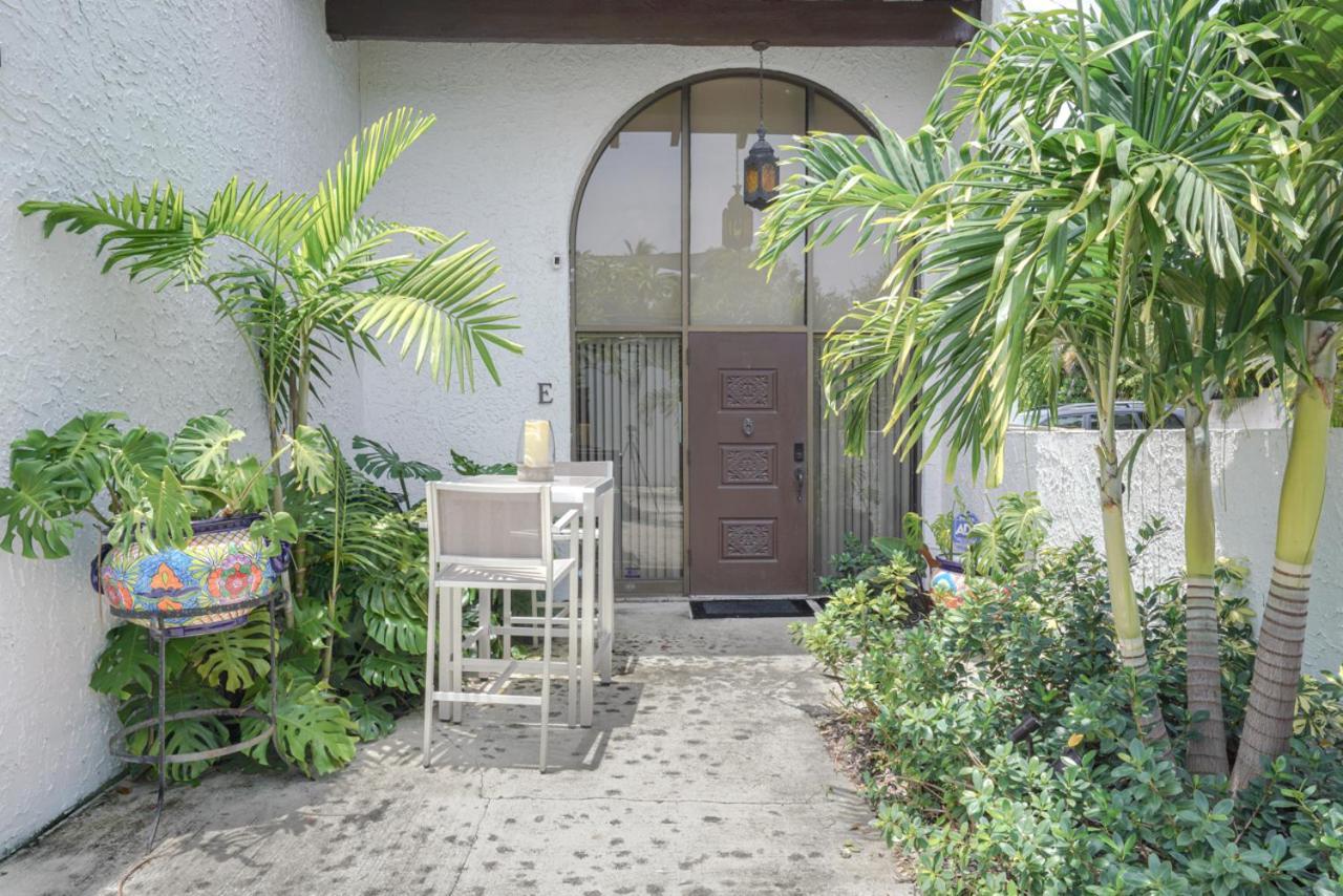 Luxury Pool At St. Unit E, Pet Friendly Villa