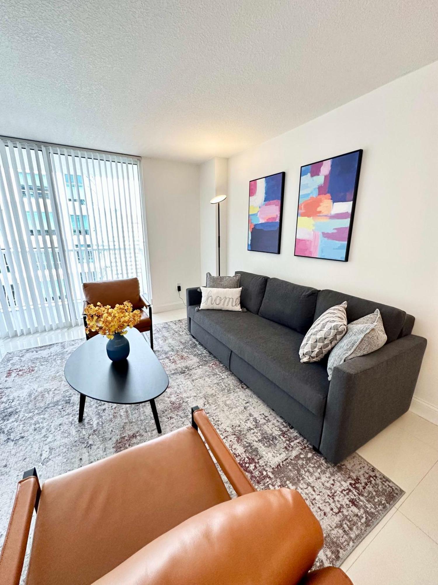 36th Floor Brickell Bay View 1br 2 Queens And Sofa Bed