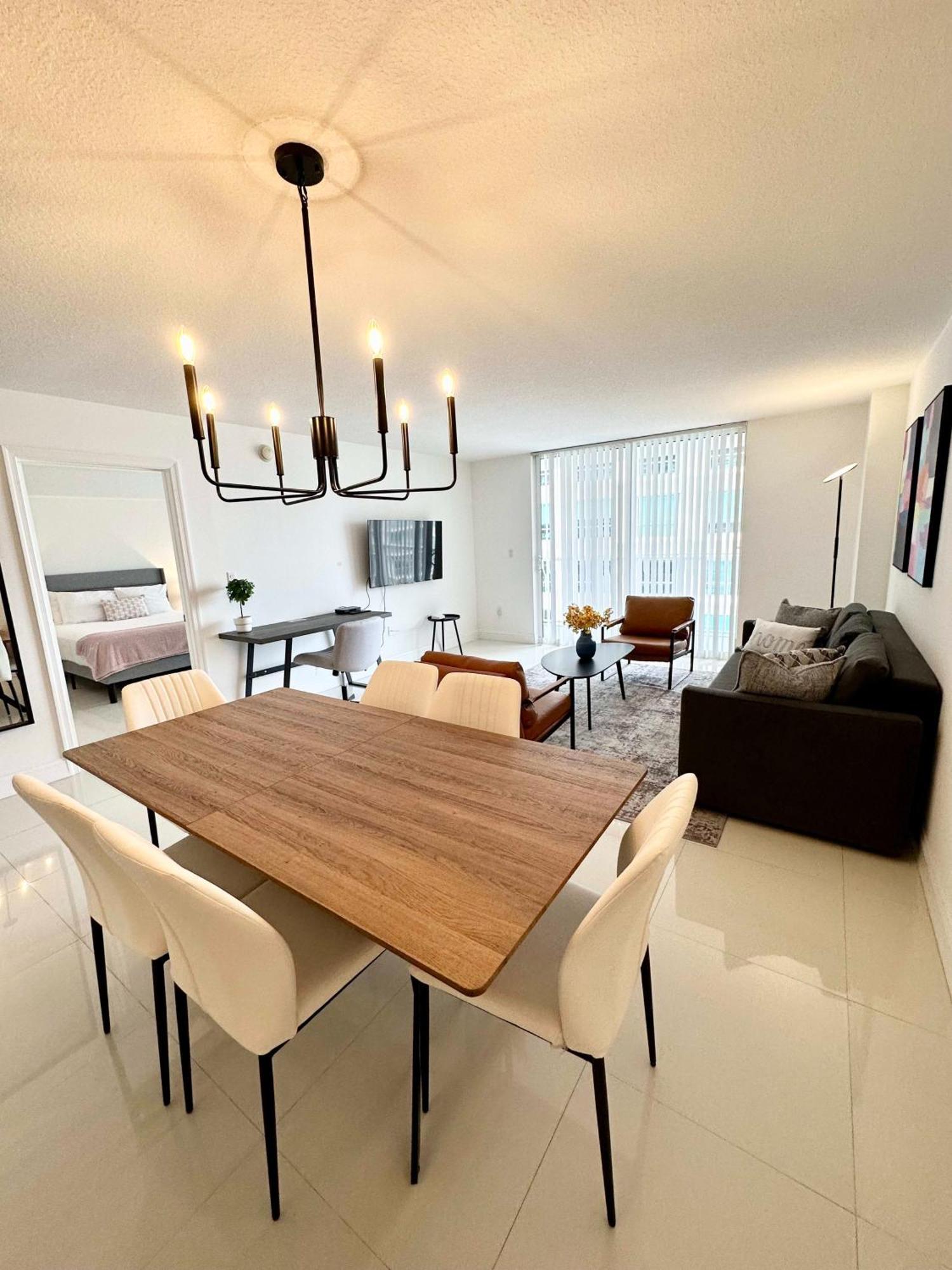 36th Floor Brickell Bay View 1br 2 Queens And Sofa Bed *