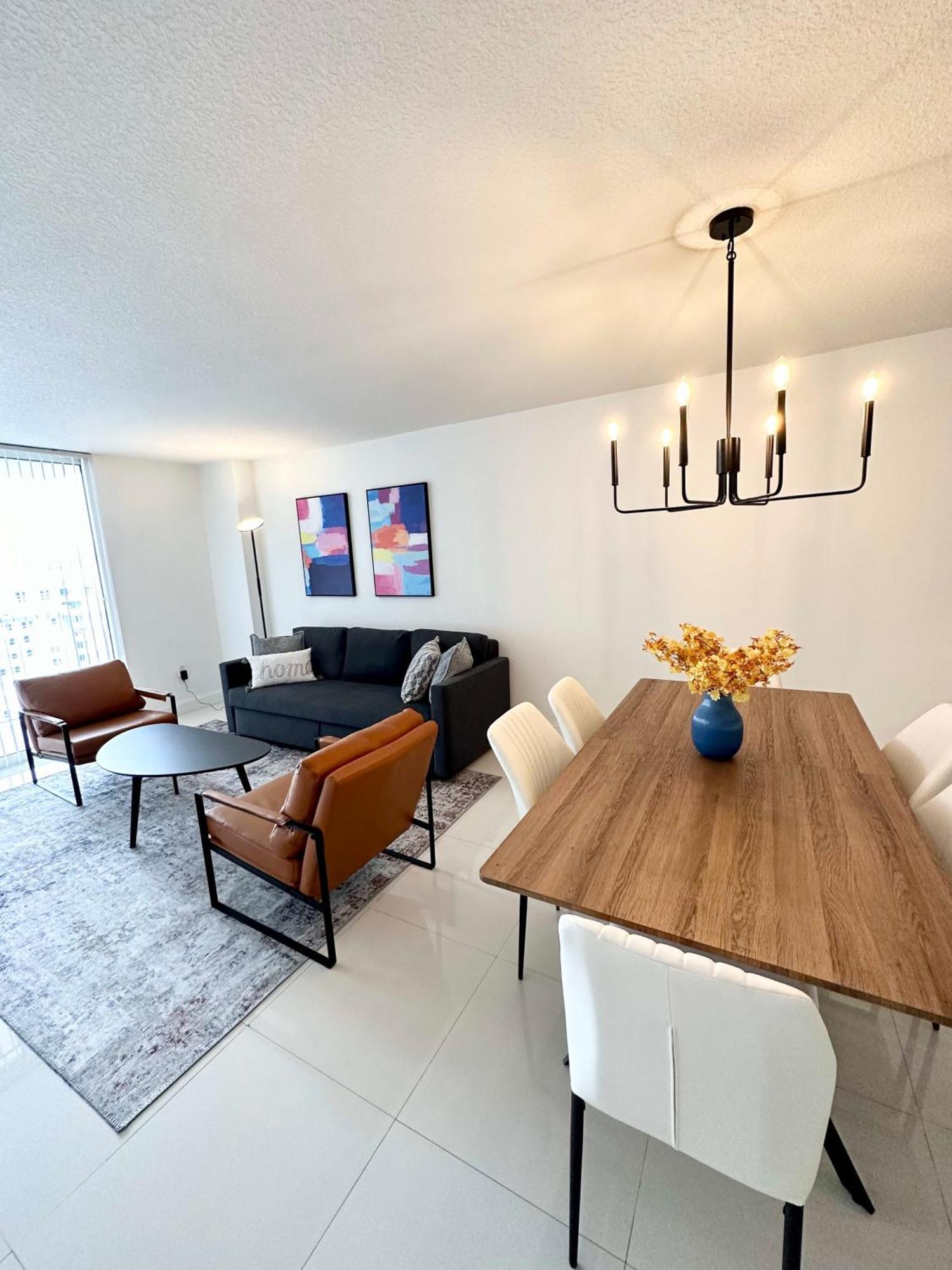 Apartment 36th Floor Brickell Bay View 1br 2 Queens And Sofa Bed *