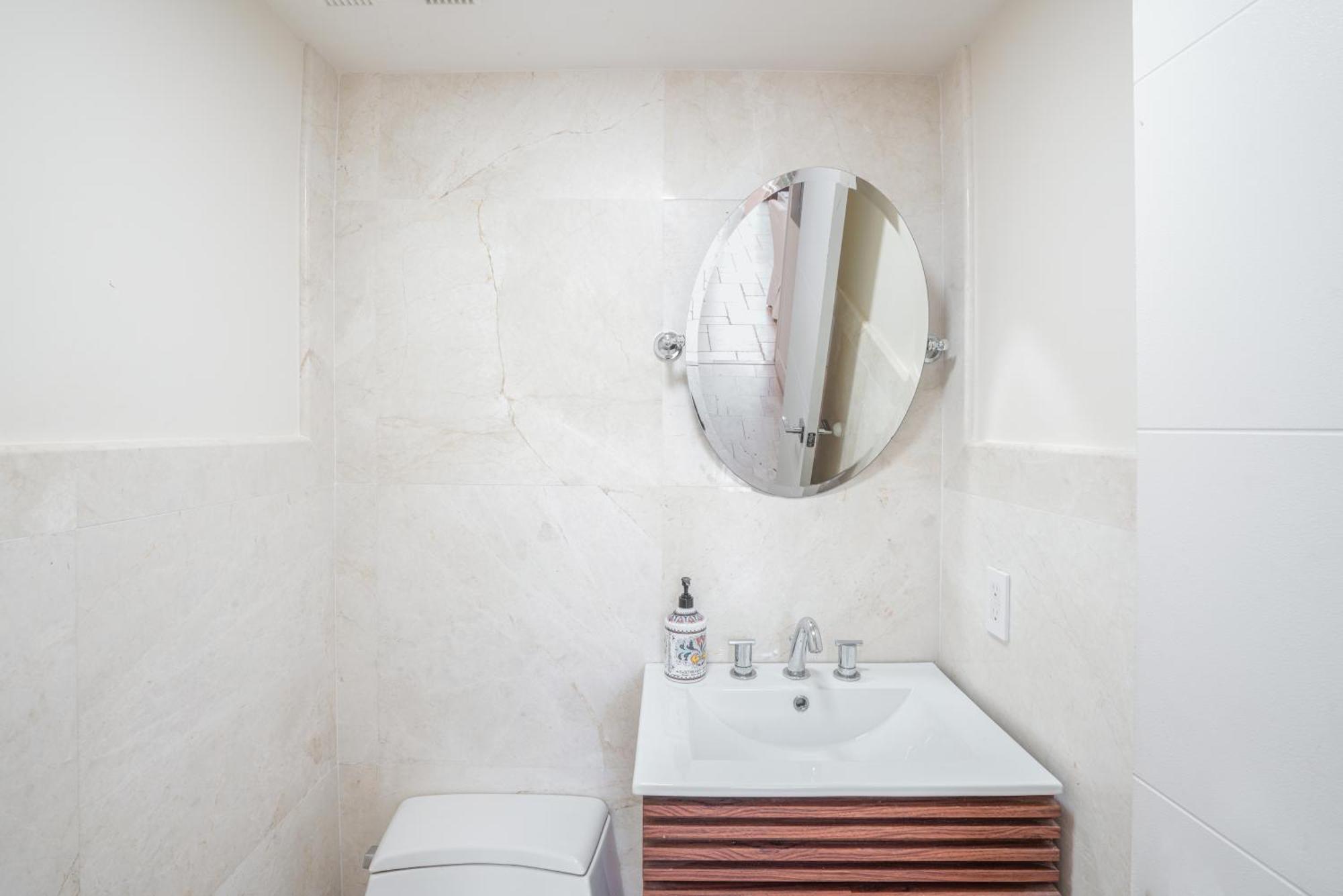 Luxury Pool At St. Unit E, Pet Friendly Villa Miami