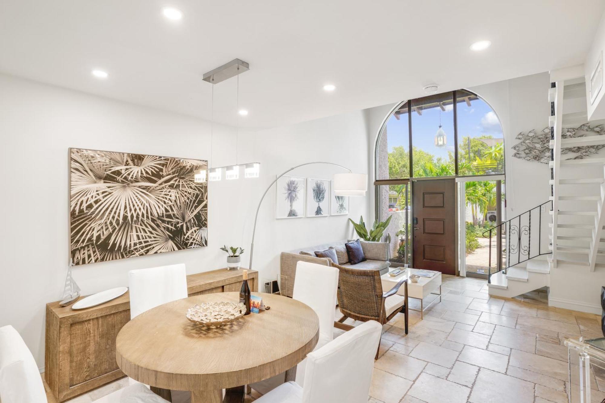 Luxury Pool At St. Unit E, Pet Friendly