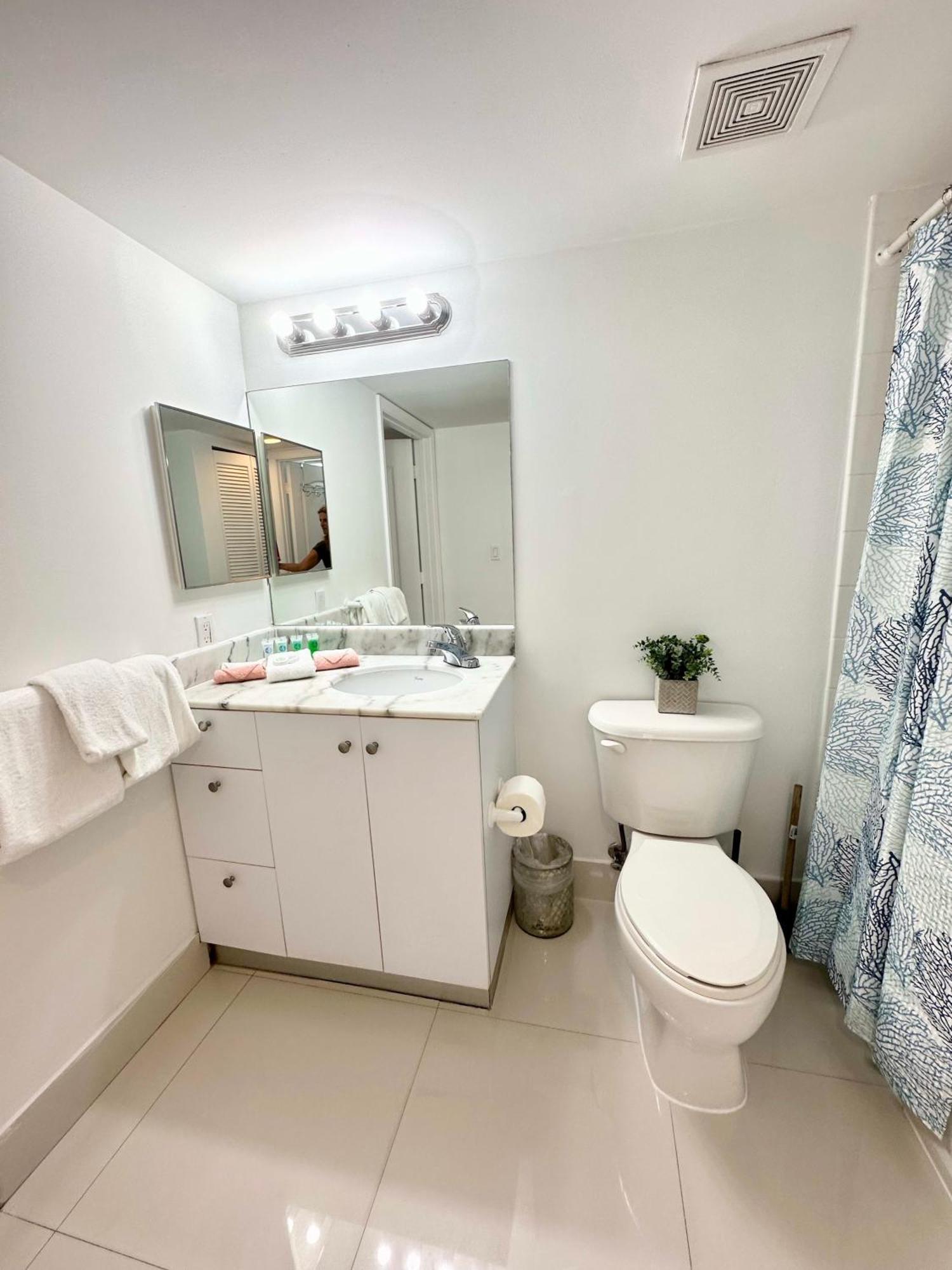 36th Floor Brickell Bay View 1br 2 Queens And Sofa Bed Apartment Miami