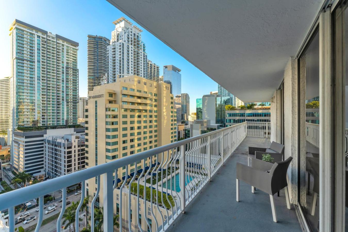 Apartment Perfectly Located 3br With Stunning Views Miami