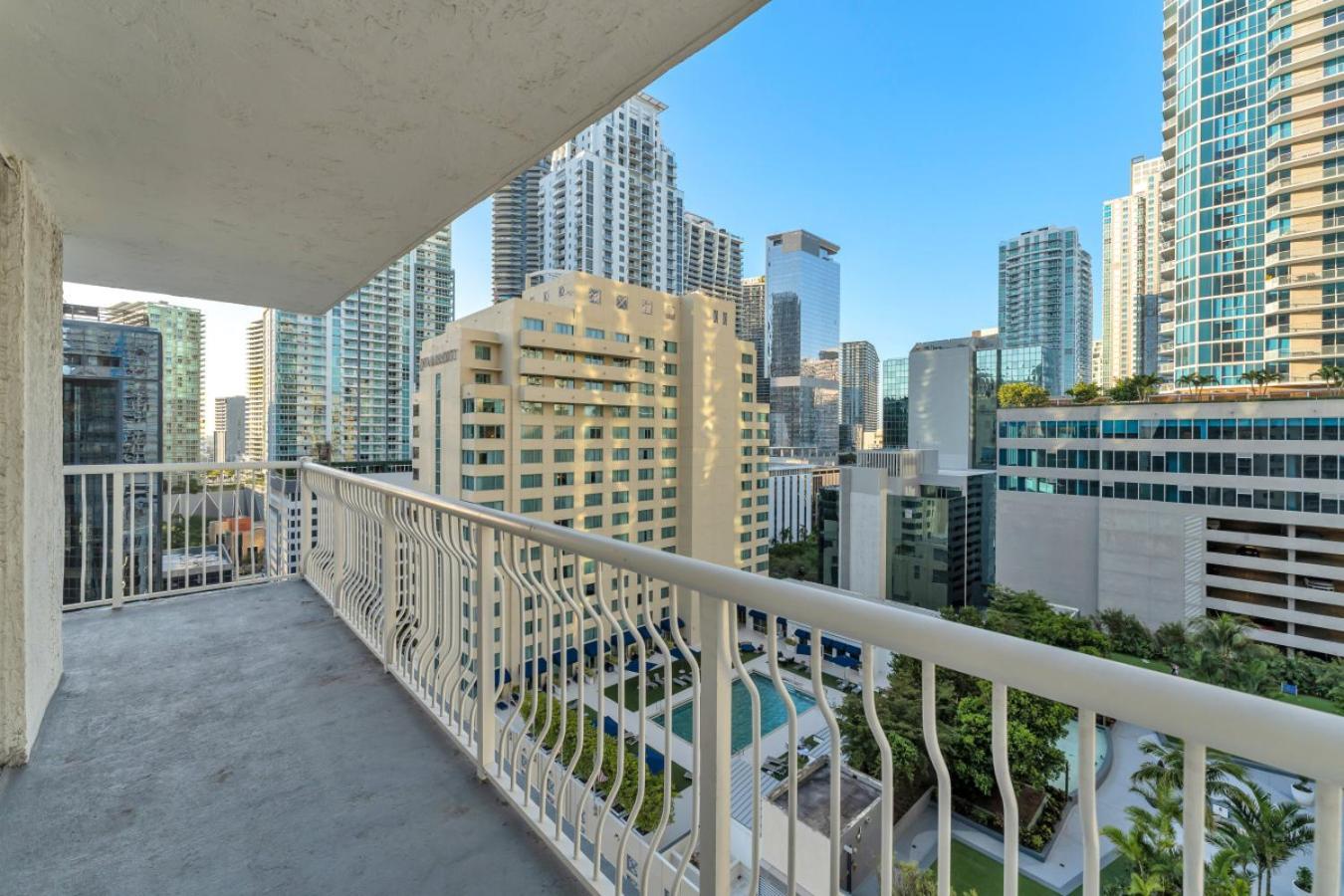 Perfectly Located 3br With Stunning Views
