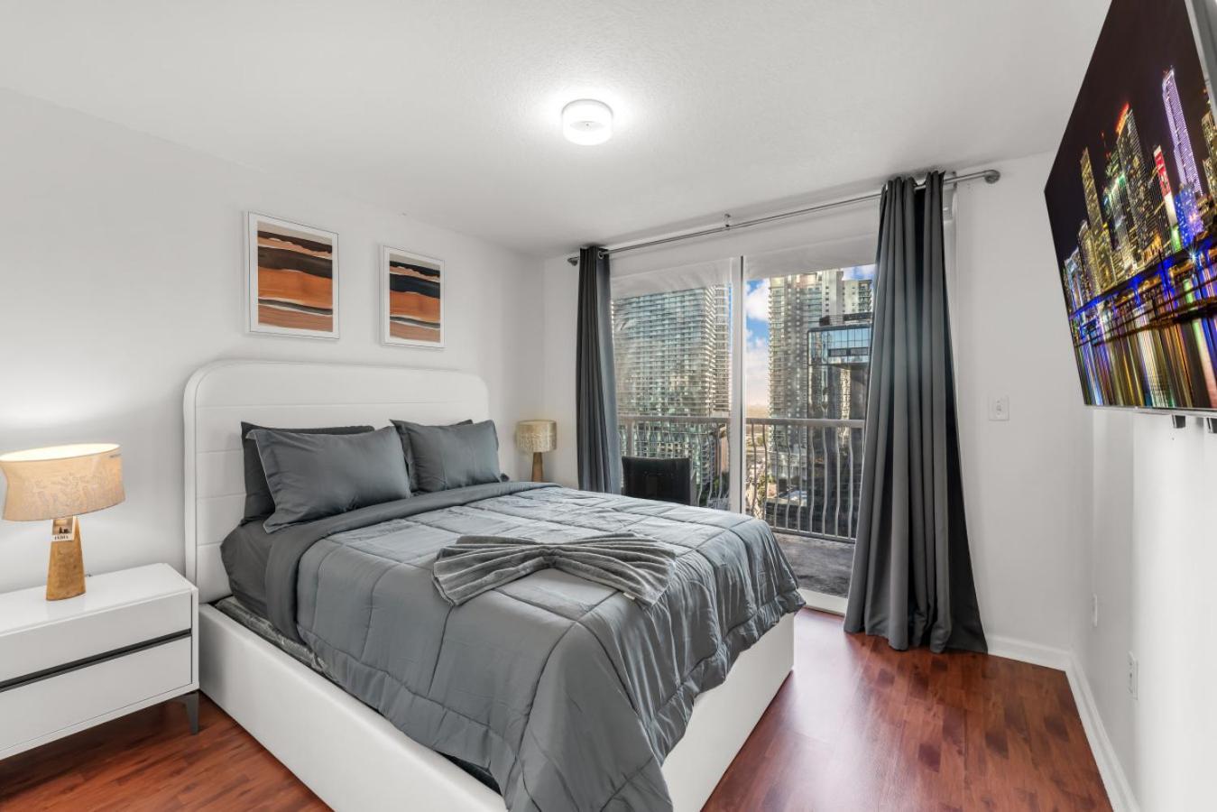 Perfectly Located 3br With Stunning Views Apartment Miami