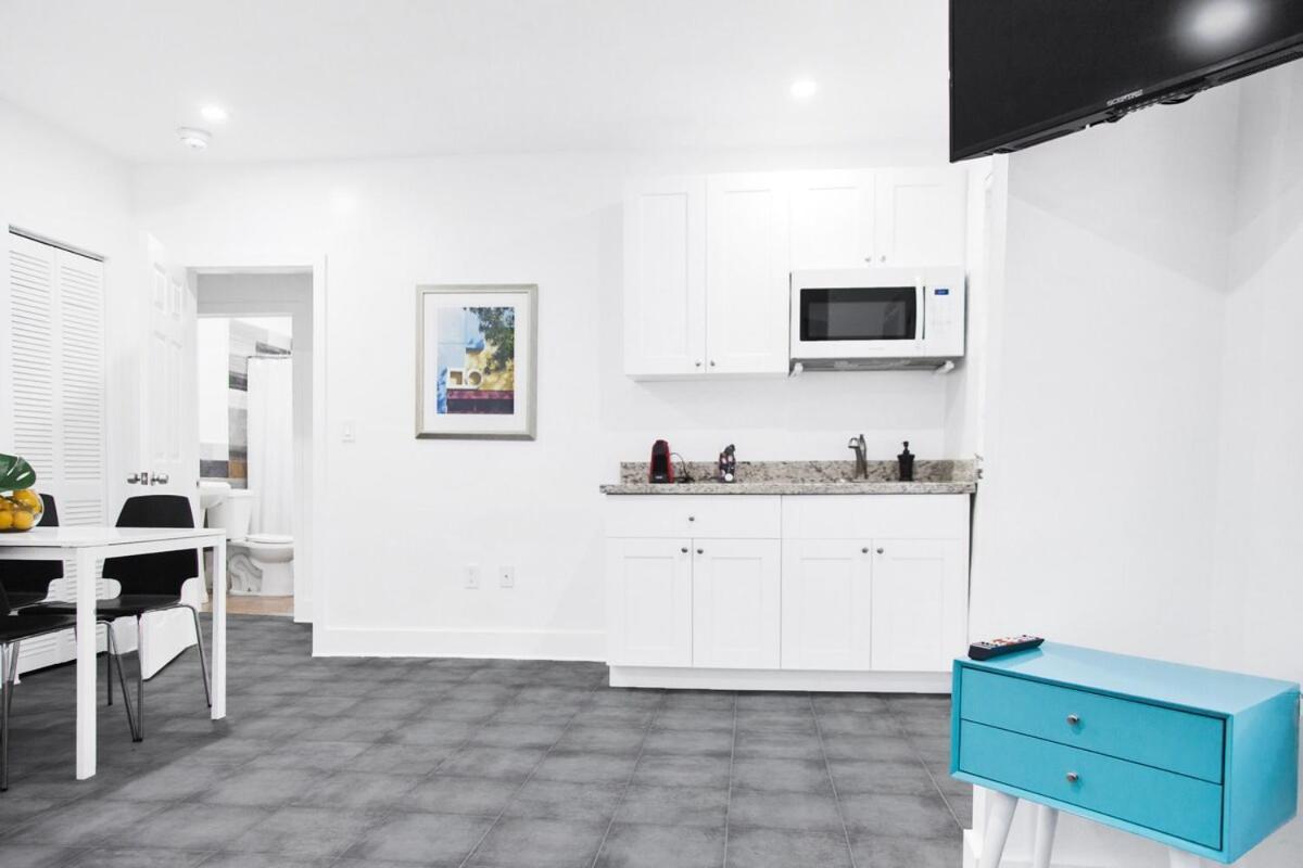 Designer Unit 4 Apartment *