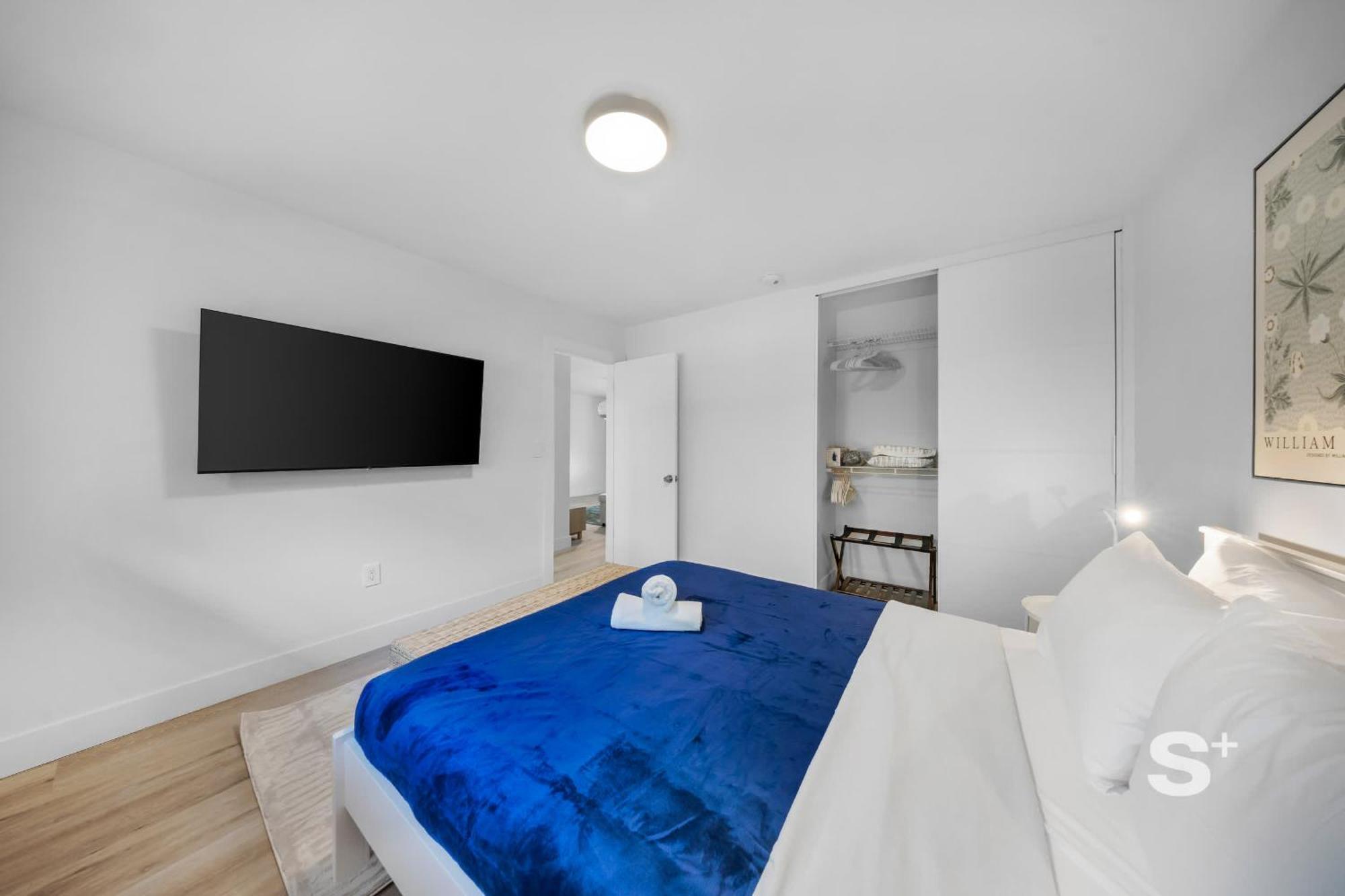 Modern 1-br With Sleek Style *