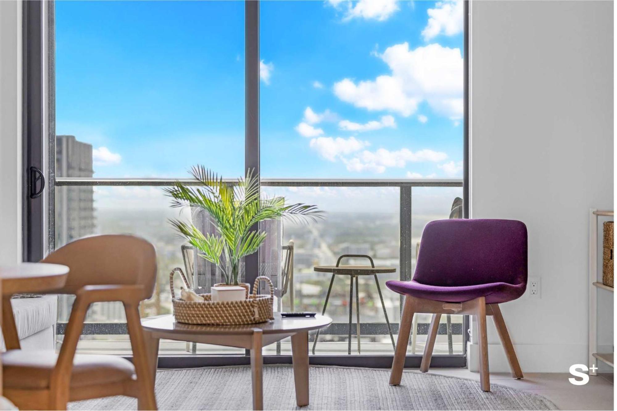 1-br Skyline Retreat Apartment