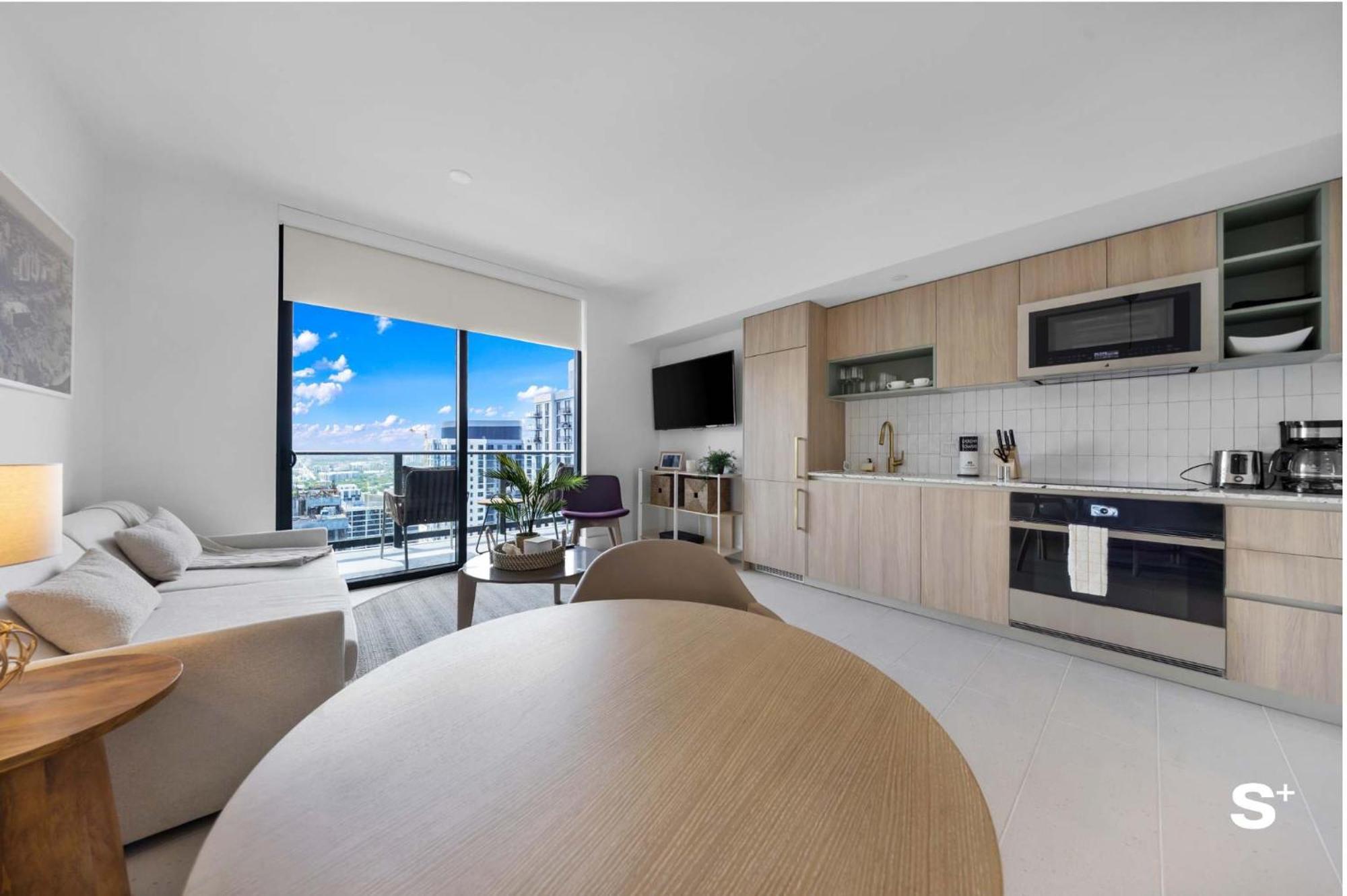 1-br Skyline Retreat Apartment *