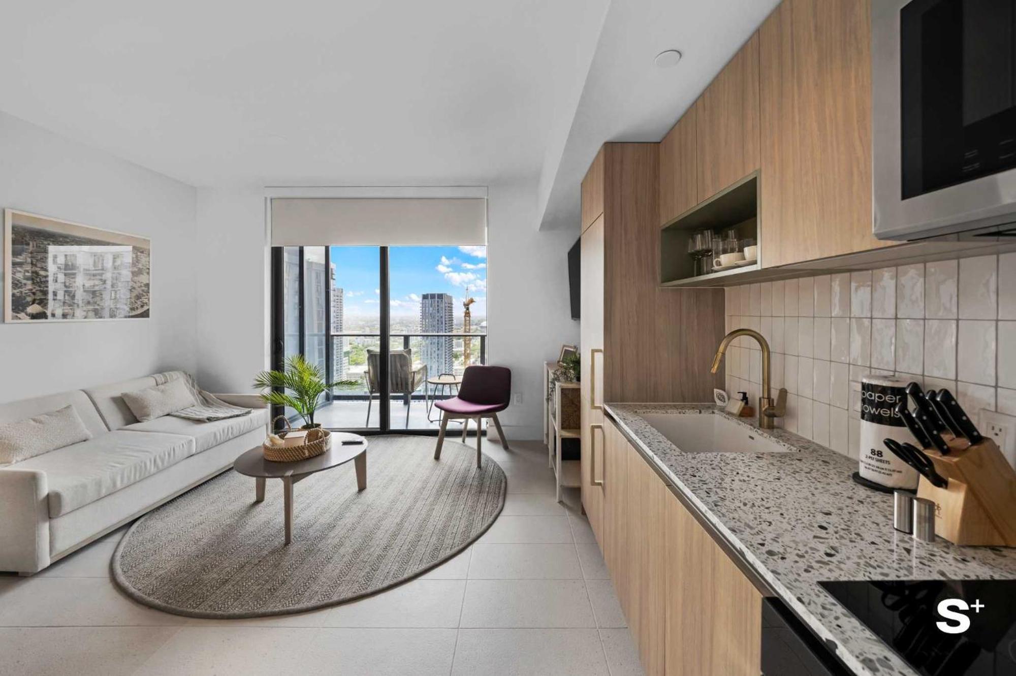 1-br Skyline Retreat Miami