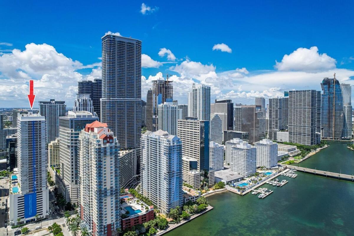 Stylish 2br With Skyline Views, Free Parking, Sleeps 8 Miami