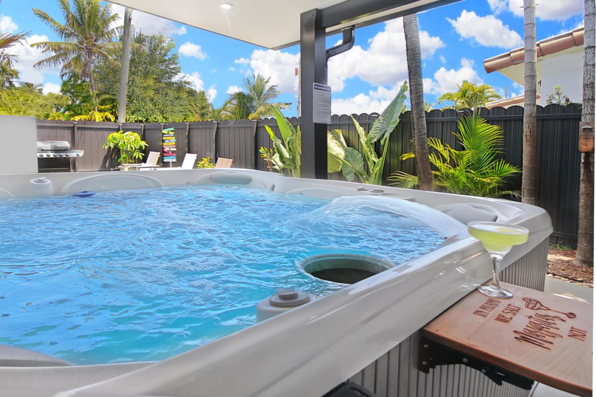 King Bed & Hot Tub, A Casita For Families & Pets Holiday home *