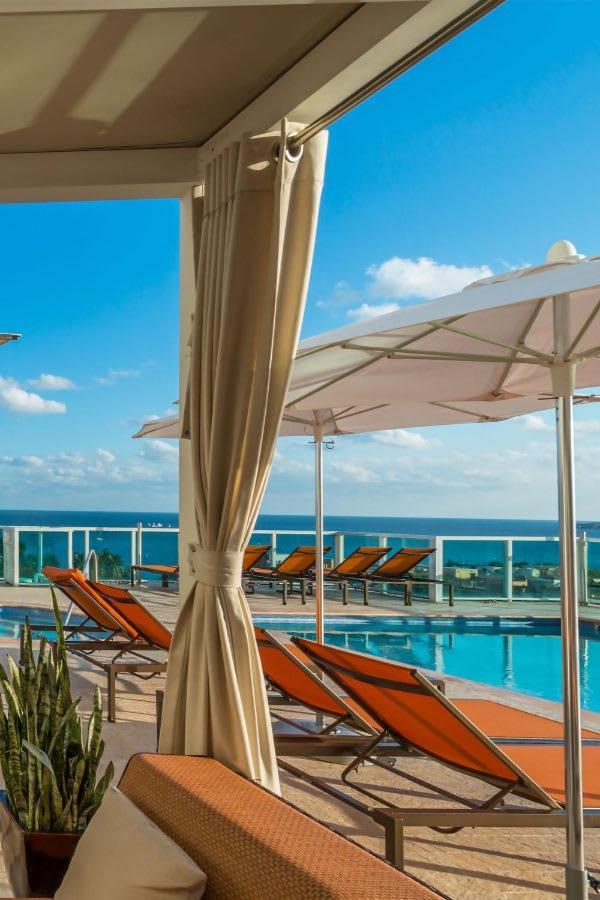 With Amazing Bayfront Views Inn