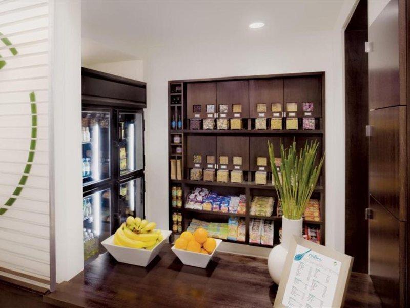 Hotel Element International Airport 3*