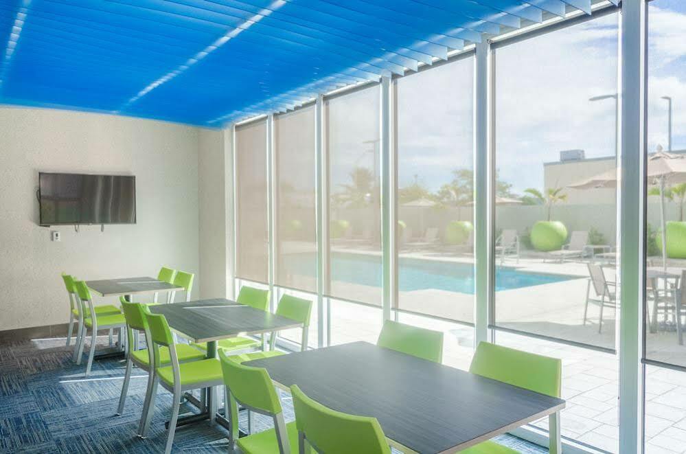 Express & Miami Airport East By Ihg Hotel