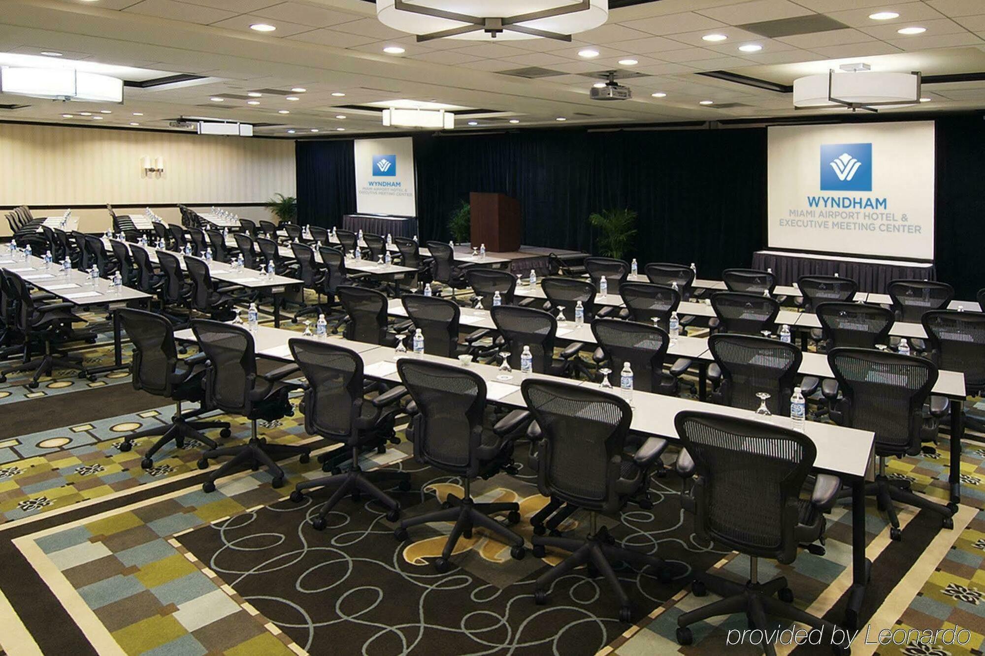 Sheraton Airport And Executive Meeting Center Hotel 4*