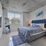 Lovely Condo At Midtown Miami With Pool