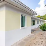 Stylish Studio Apartment In El Portal #1