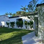 Sunset Retreat At Heart Of Miami With Pool