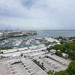Bayside Breeze - Downtown Luxury Tower