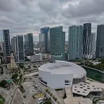 Bayside Breeze - Downtown Luxury Tower