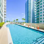 Ocean View Exquisite 1 Bedroom Condo With Free Parking