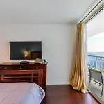 Ocean View Exquisite 1 Bedroom Condo With Free Parking