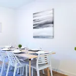 Relax And Enjoy Of Miami In This Cozy Duplex