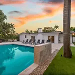 Luxe Villa Heated Pool Fire Pit Games