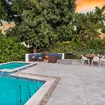 Luxe Villa Heated Pool Fire Pit Games